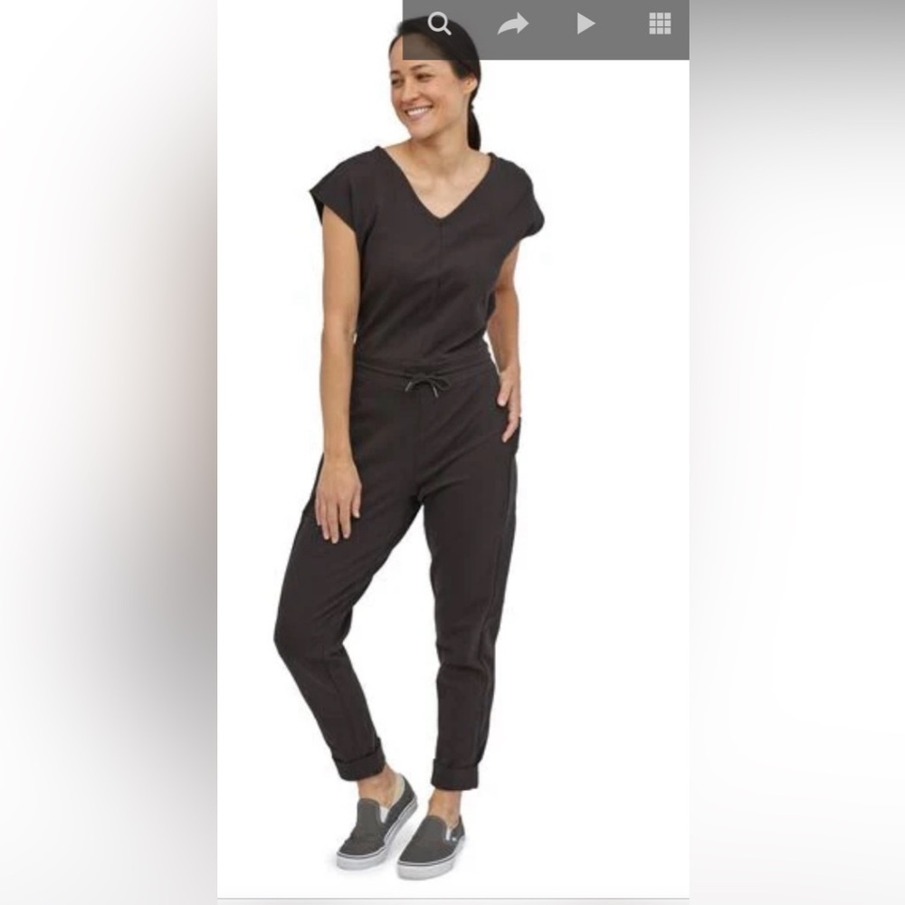 Patagonia like new condition size medium jumpsuit black